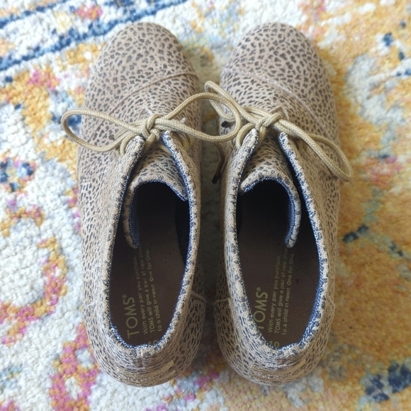 Toms Desert Chic Cheetah Printed Suede Lace Up Wedge Ankle Booties Tan Black 10 - Picture 4 of 16